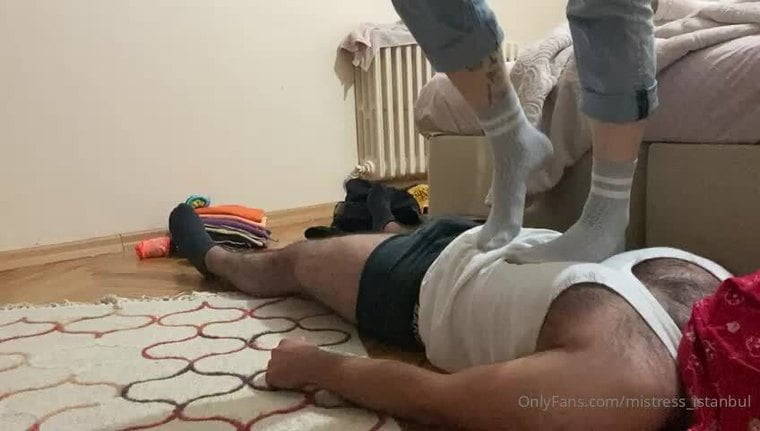 Hahahah zorlanmaktan cikardigi seslere bak kopegin